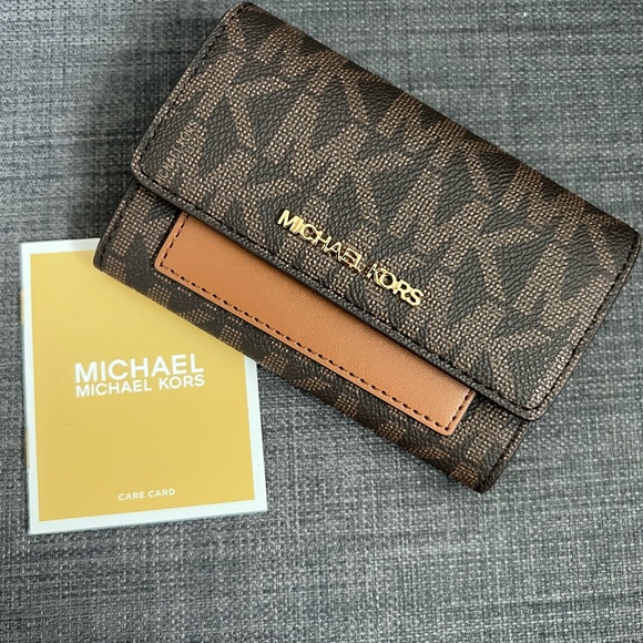 NWT MICHAEL KORS LEATHER JET SET CHARM MEDIUM 2 IN 1 WALLET - Picture 4 of 9